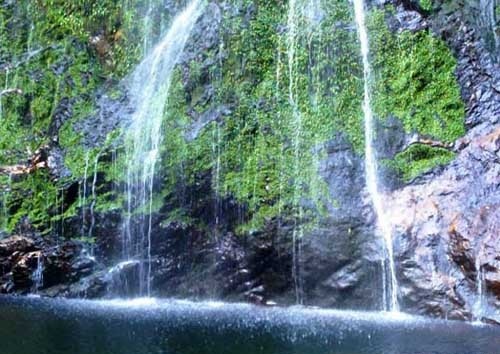 Thắng cảnh Hang Tiên